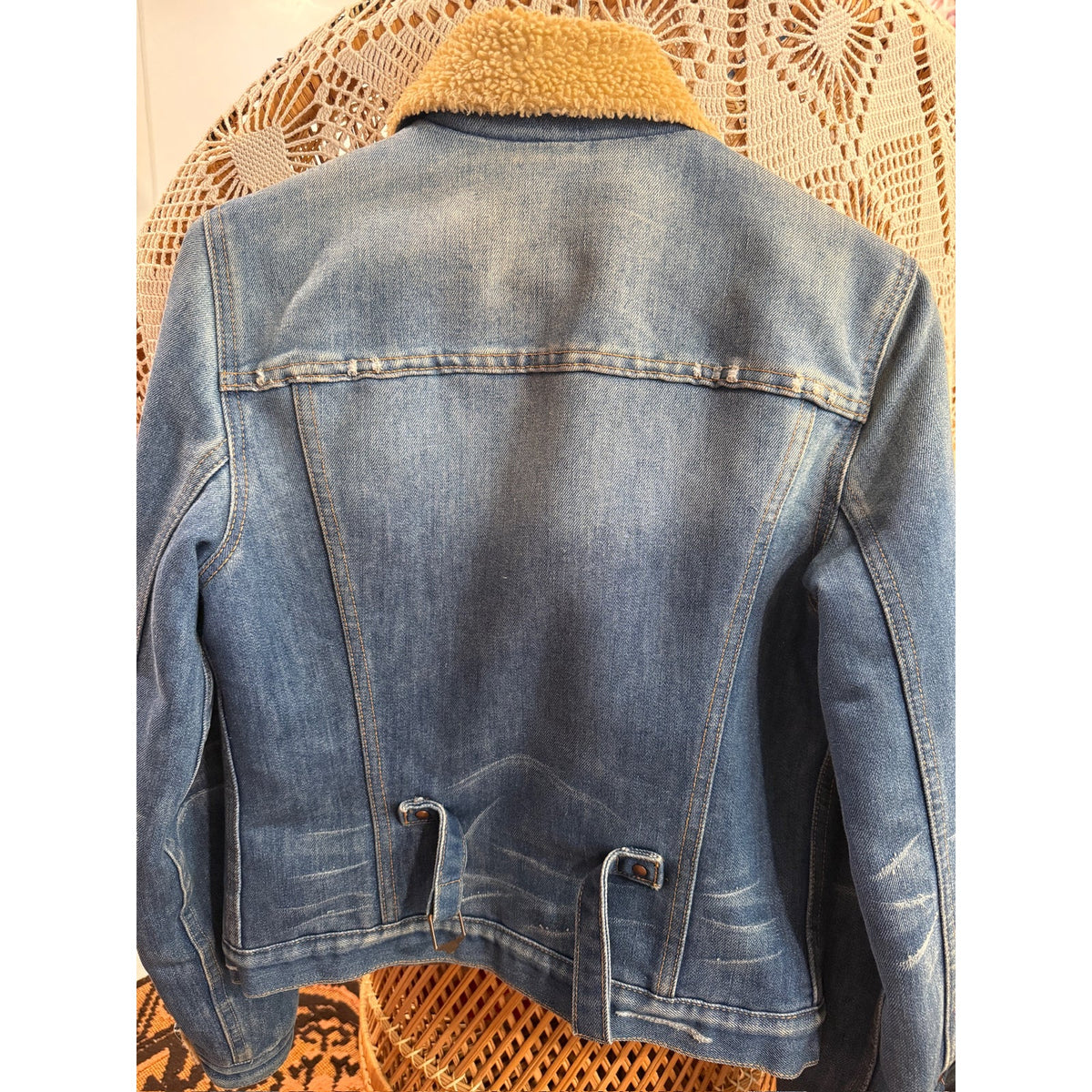 Vintage Levi's Sherpa Jean Jacket Jr. Medium PTP 19