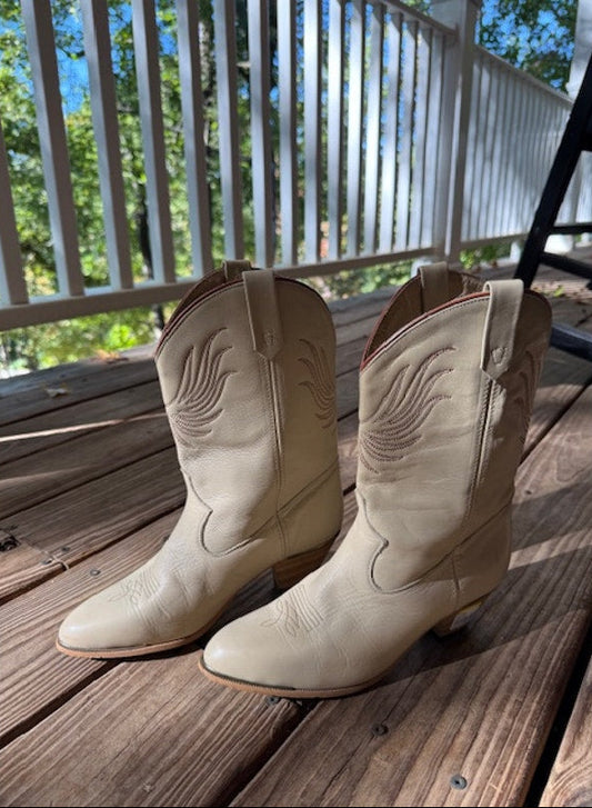 Vintage Cream Acme Cowboy Boots Size 7
