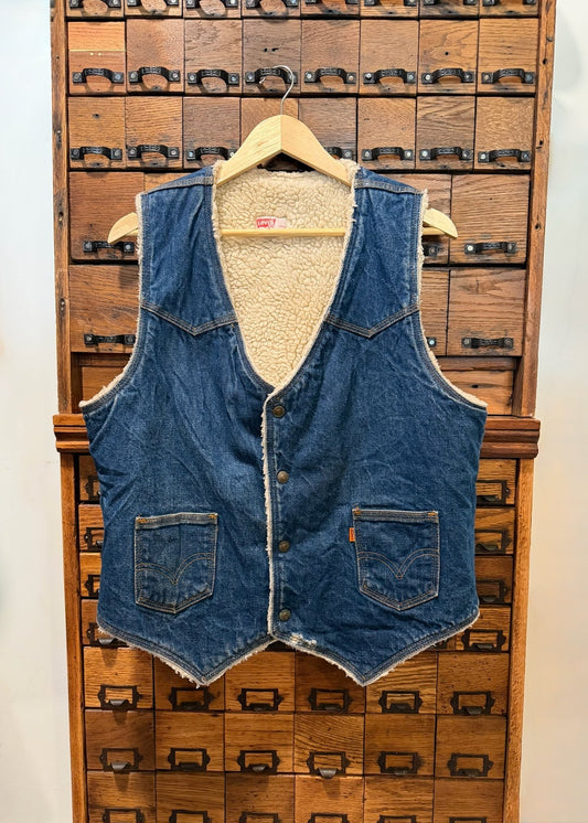 Vintage Levi's Orange Tab Sherpa Vest Size Large PTP 18