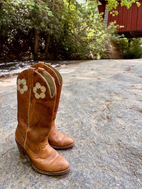 Vintage Acme Daisy Boots Size 6 1/2
