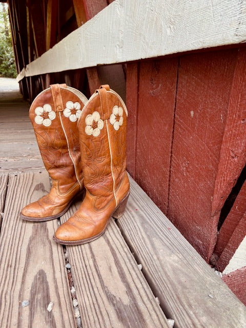Vintage Acme Daisy Boots Size 6 1/2